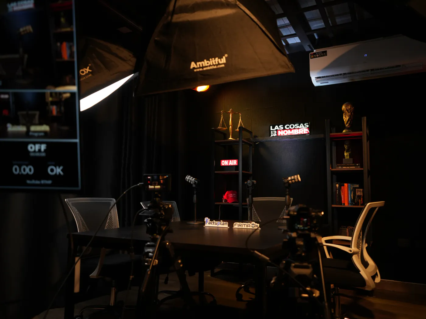 Equipos de control y monitoreo en el estudio